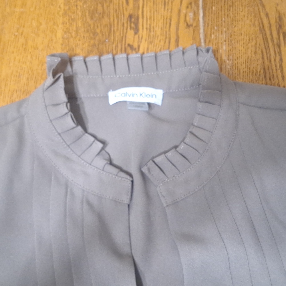 Calvin Klein Flutter Sleeve Shirt - Picture 2 of 3